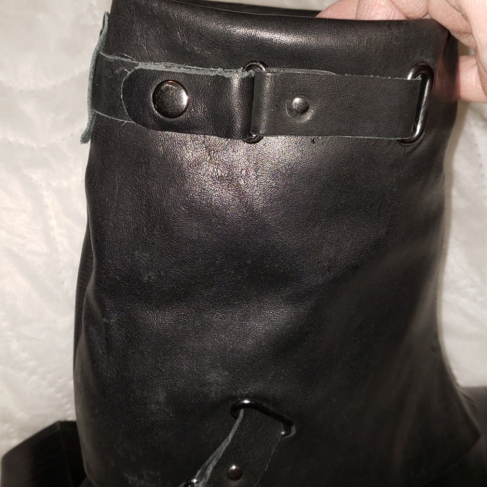 Boots - Picture 7 of 8